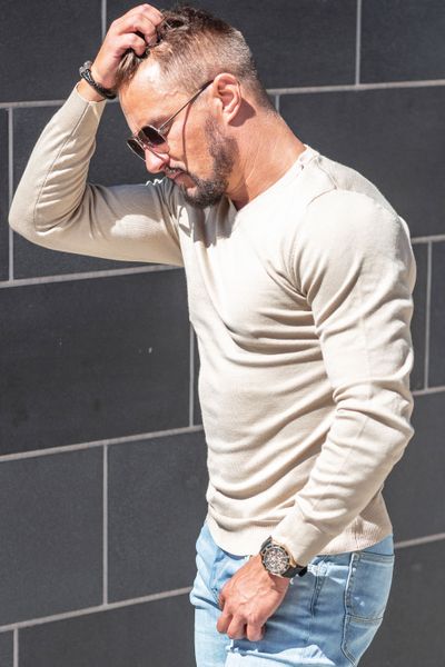 Lightweight Knit Beige V-Neck FRILIVIN