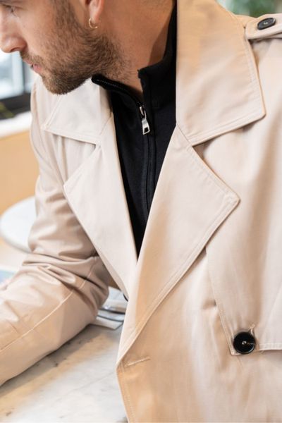 Herrens halvlånga ljusbruna trenchcoat FRILIVIN