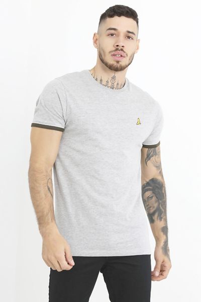 Grå mjuk t-shirt med BRAVE SOUL-logga på bröstet Grå mjuk t-shirt med BRAVE SOUL-logga på bröstet