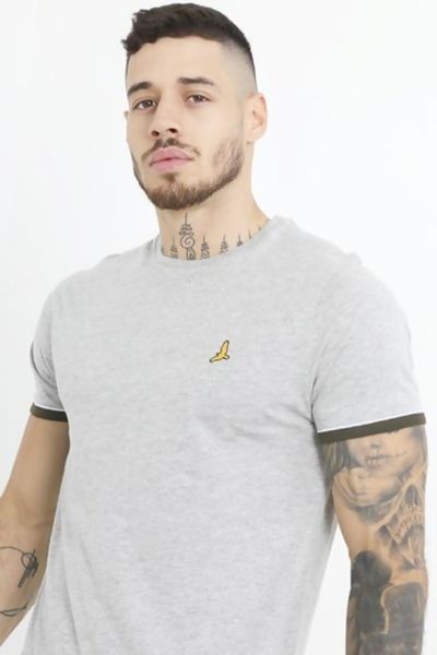 Grå mjuk t-shirt med BRAVE SOUL-logga på bröstet