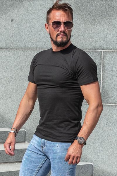Svart t-shirt med rund halsringning