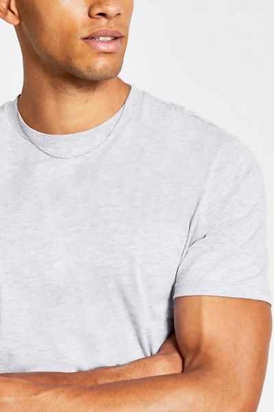 Grå t-shirt med rund halsringning