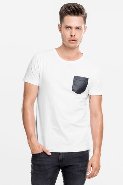 T-shirt med syntetläderficka Urban Classics