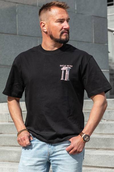 Oversize svart t-shirt med sammetsbroderi JERONE