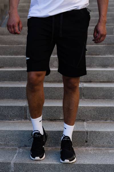 Svarta lätta shorts med dragkedjefickor JERONE