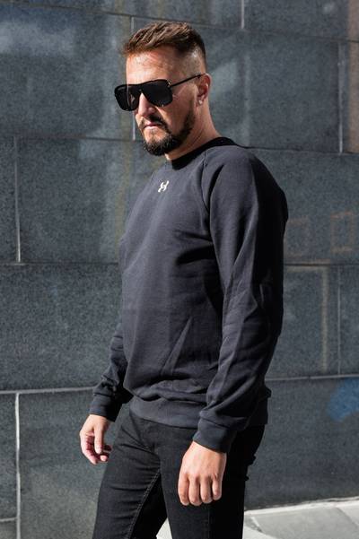 Svart sweatshirt UNDER ARMOUR