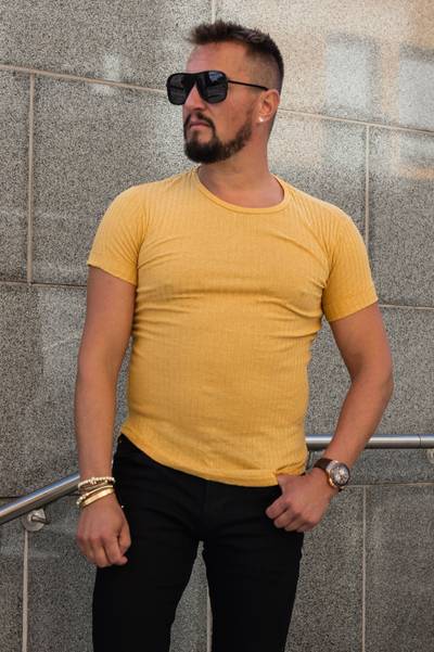 Gul ribbad t-shirt ORIGINAL