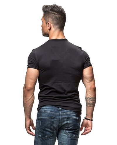 Svart v-ringad t-shirt för män